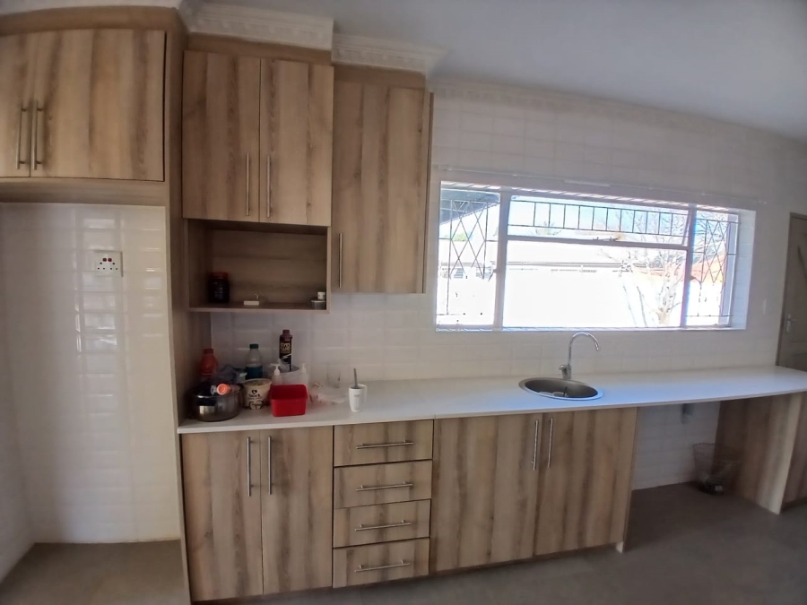 To Let 4 Bedroom Property for Rent in Pellissier Free State